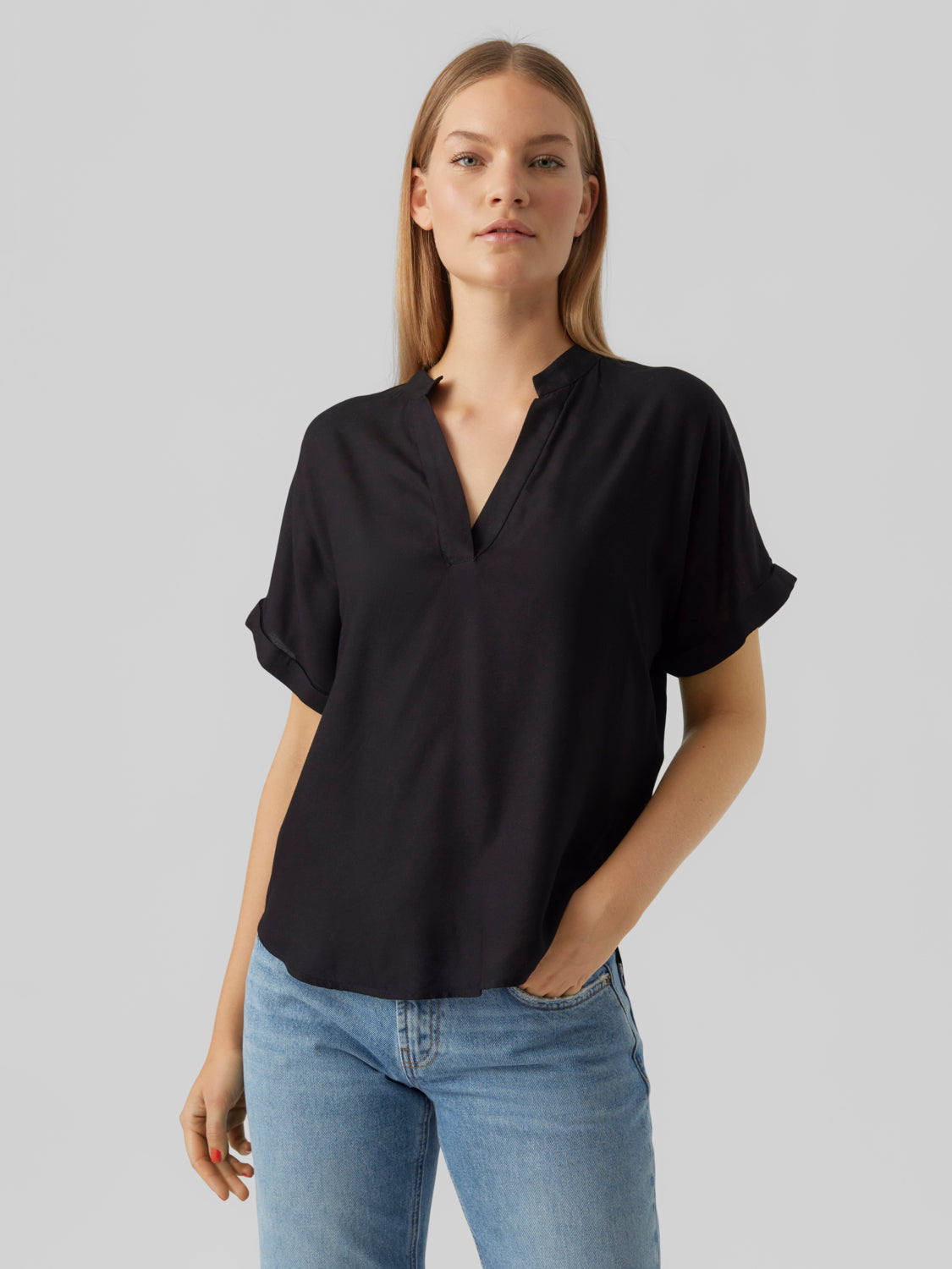 VMBEAUTY T-Shirts & Tops - Black